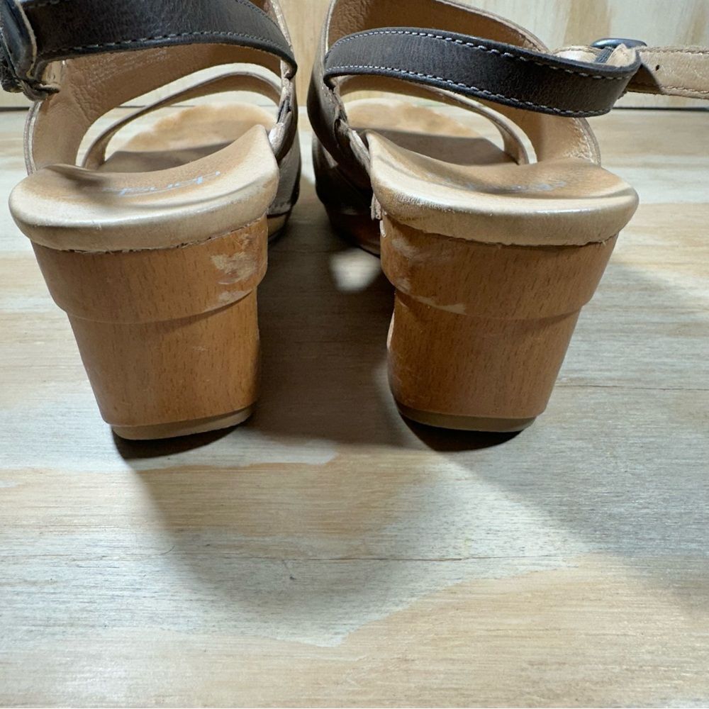 Dansko Tamia Tan Wedge Sandals Women’s Size 8.5 - Picture 6 of 9
